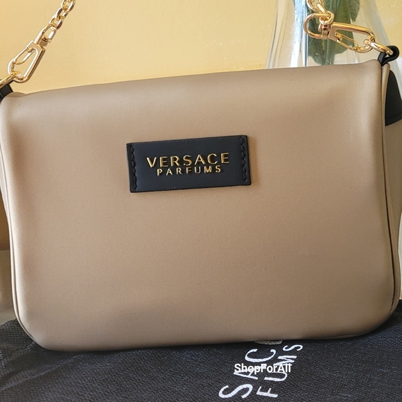 Versace - Picture 4 of 12